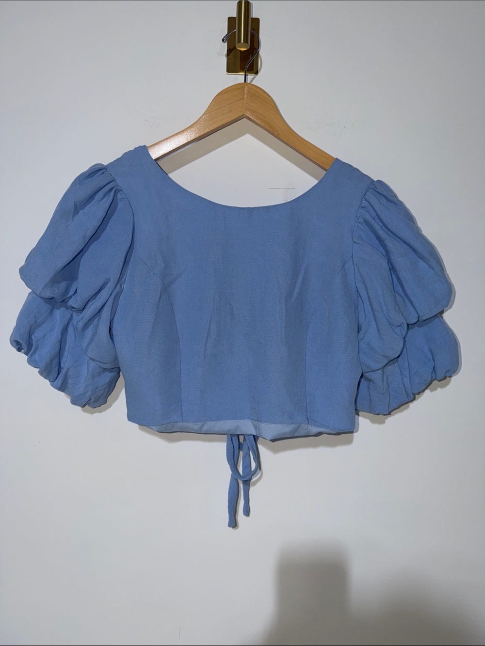 DO+BE Powder Blue Puff-Sleeve Tie-back Cropped Top size medium